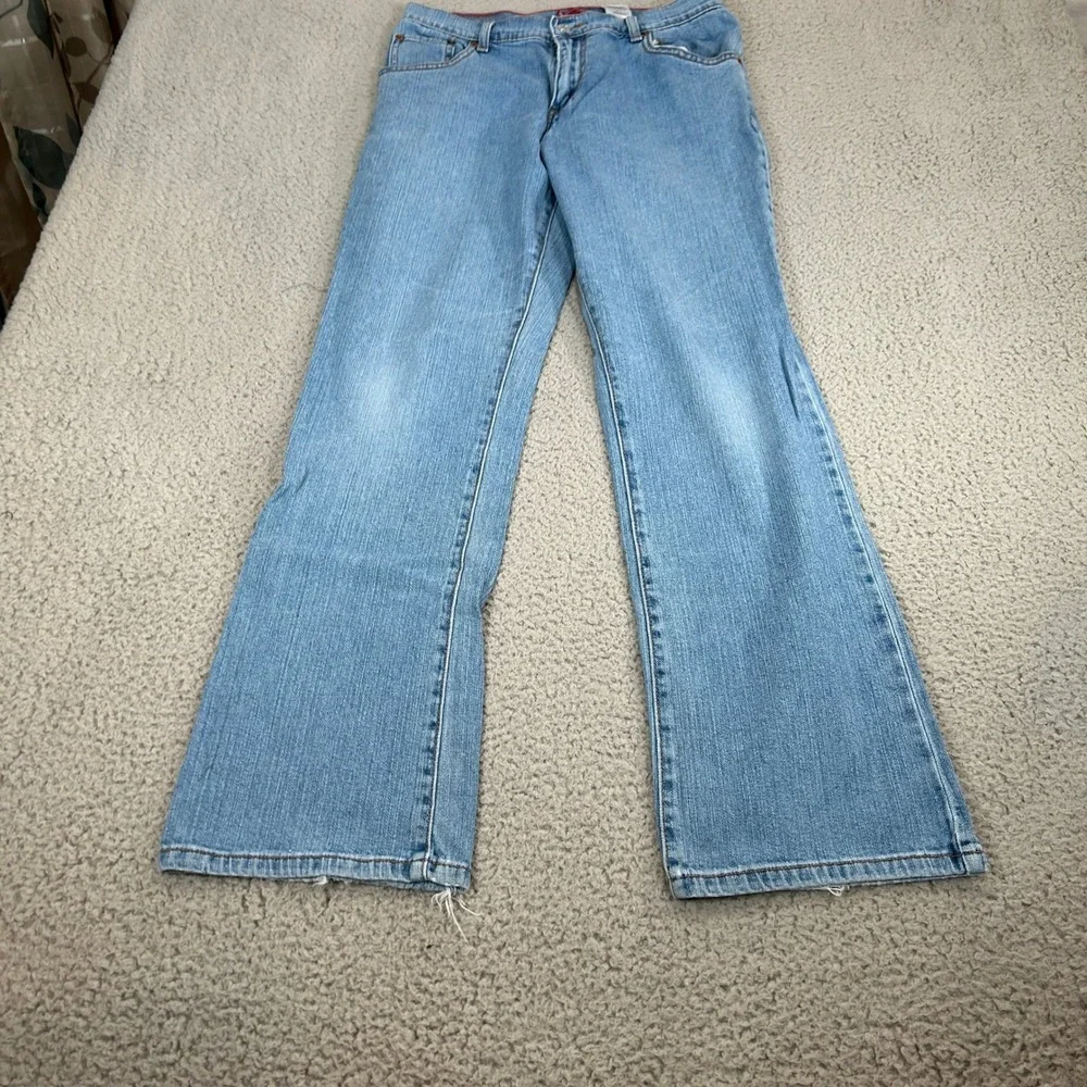 Levis Classic Relaxed Boot Cut Jeans‎ Y2K Light Wash Blue Size 10MIS L=M